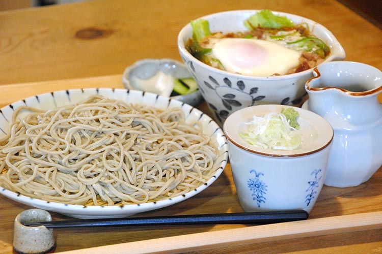 蕎麦とスイーツ みかど